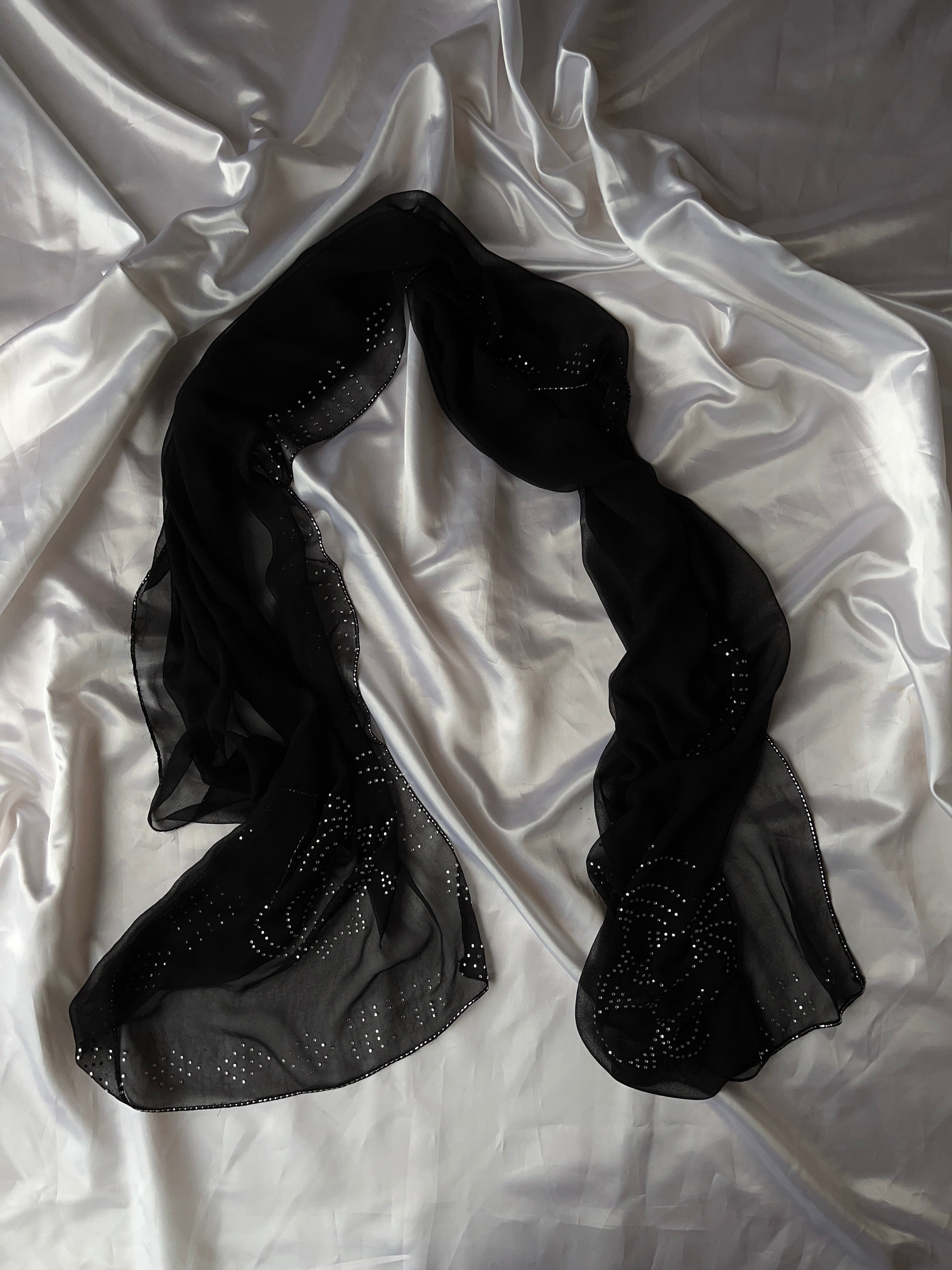 Beautiful Viral black high-low style prom dress + scarf