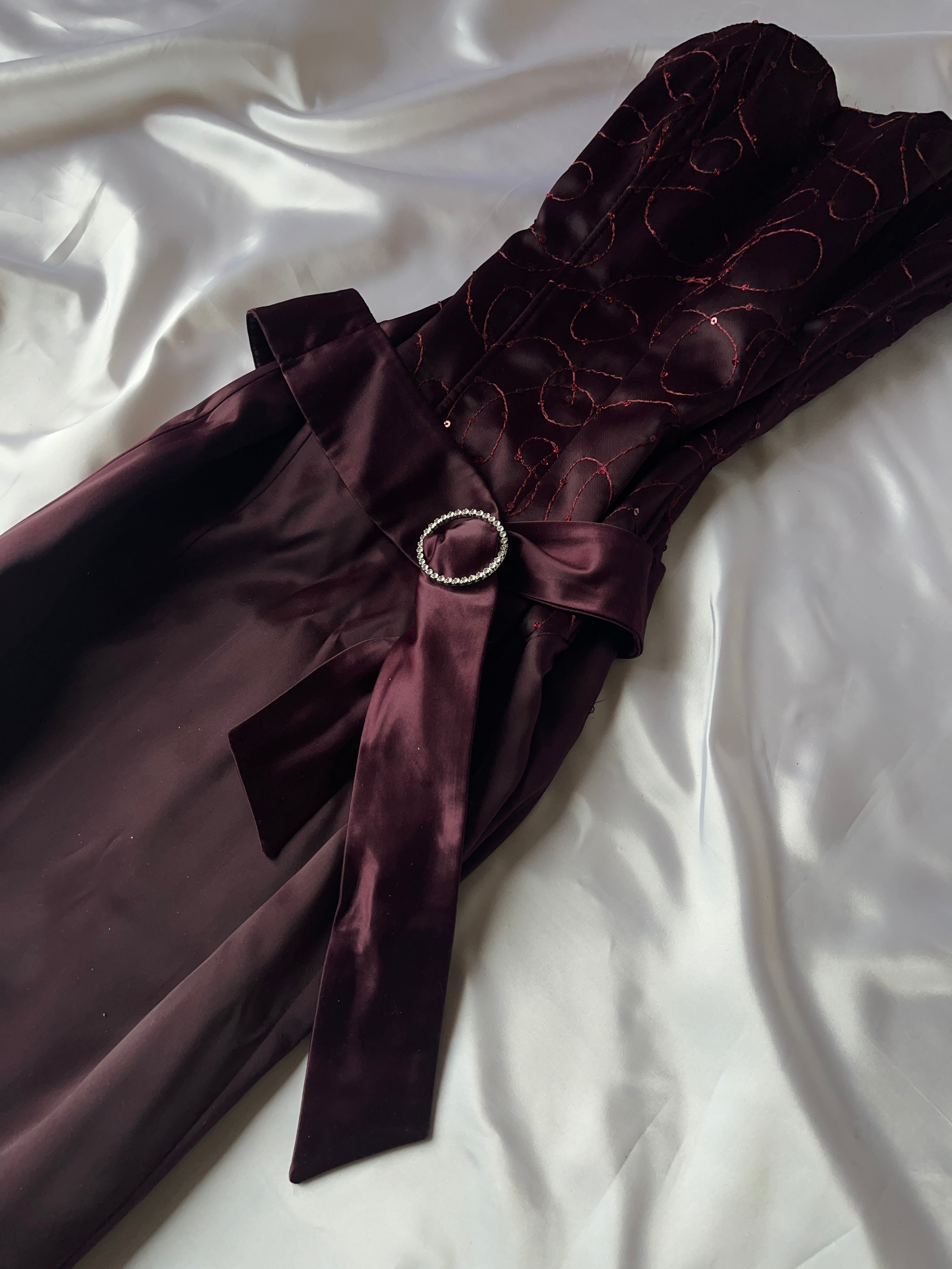 Mermaid 2000s style dark burgundy dress + matching scarf