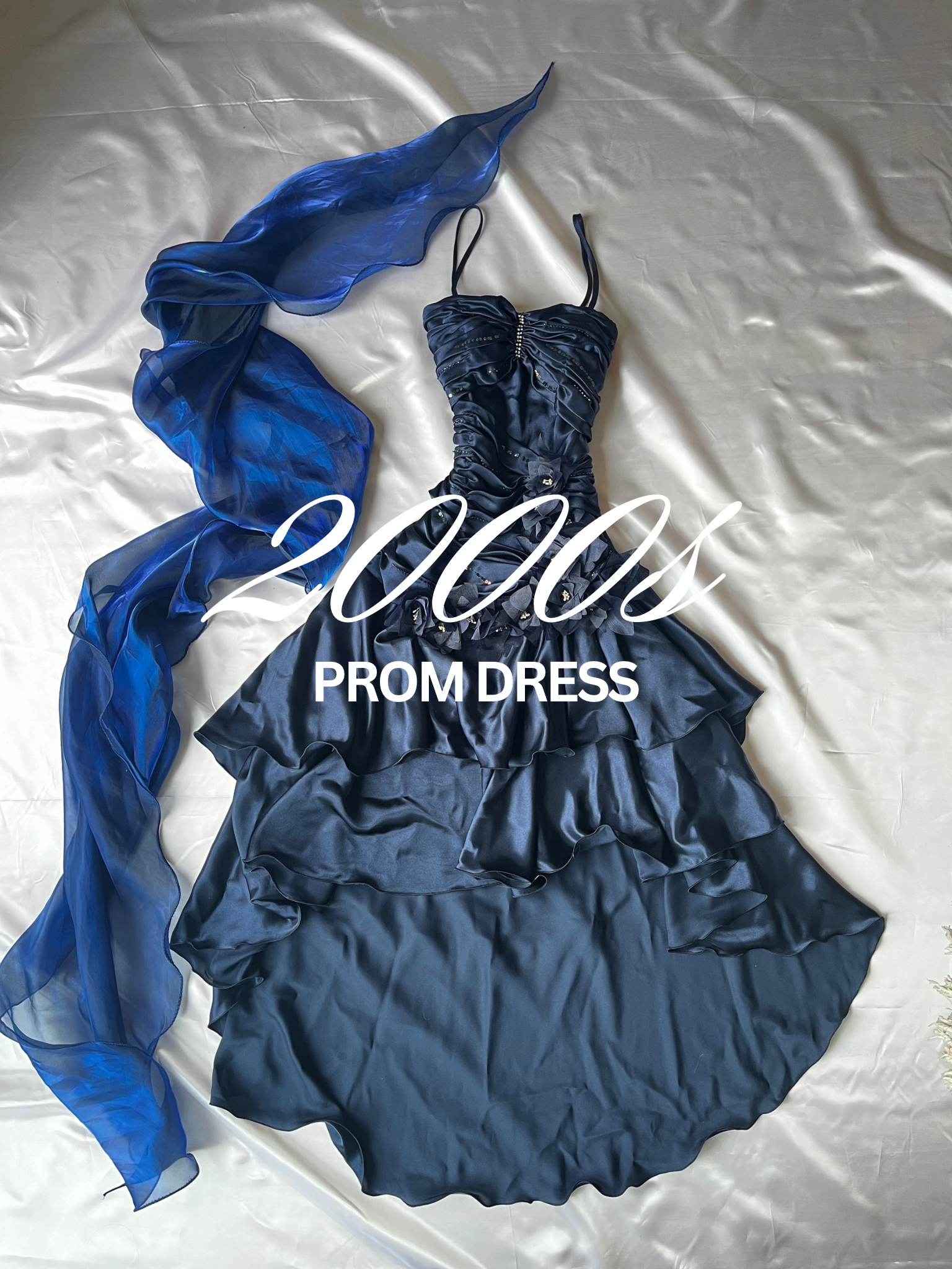Beautiful Viral navy blue high-low style prom dress + scarf