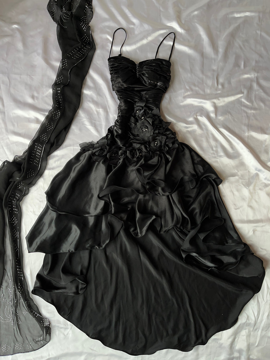 Beautiful Viral black high-low style prom dress + scarf